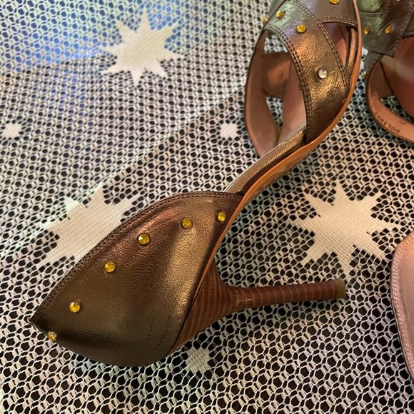 Gold/bronze leather stiletto heels - Picture 10 of 14